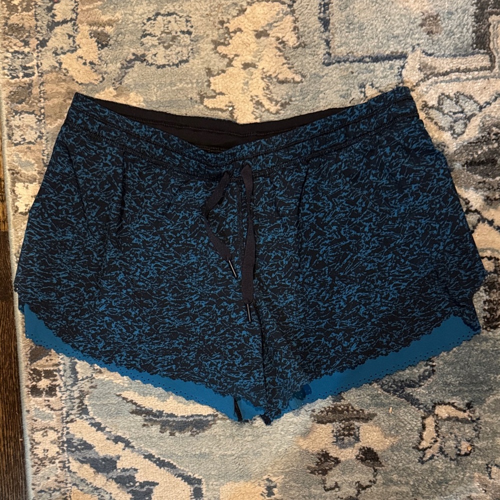 Lululemon Women's Blue Lace Trim Shorts